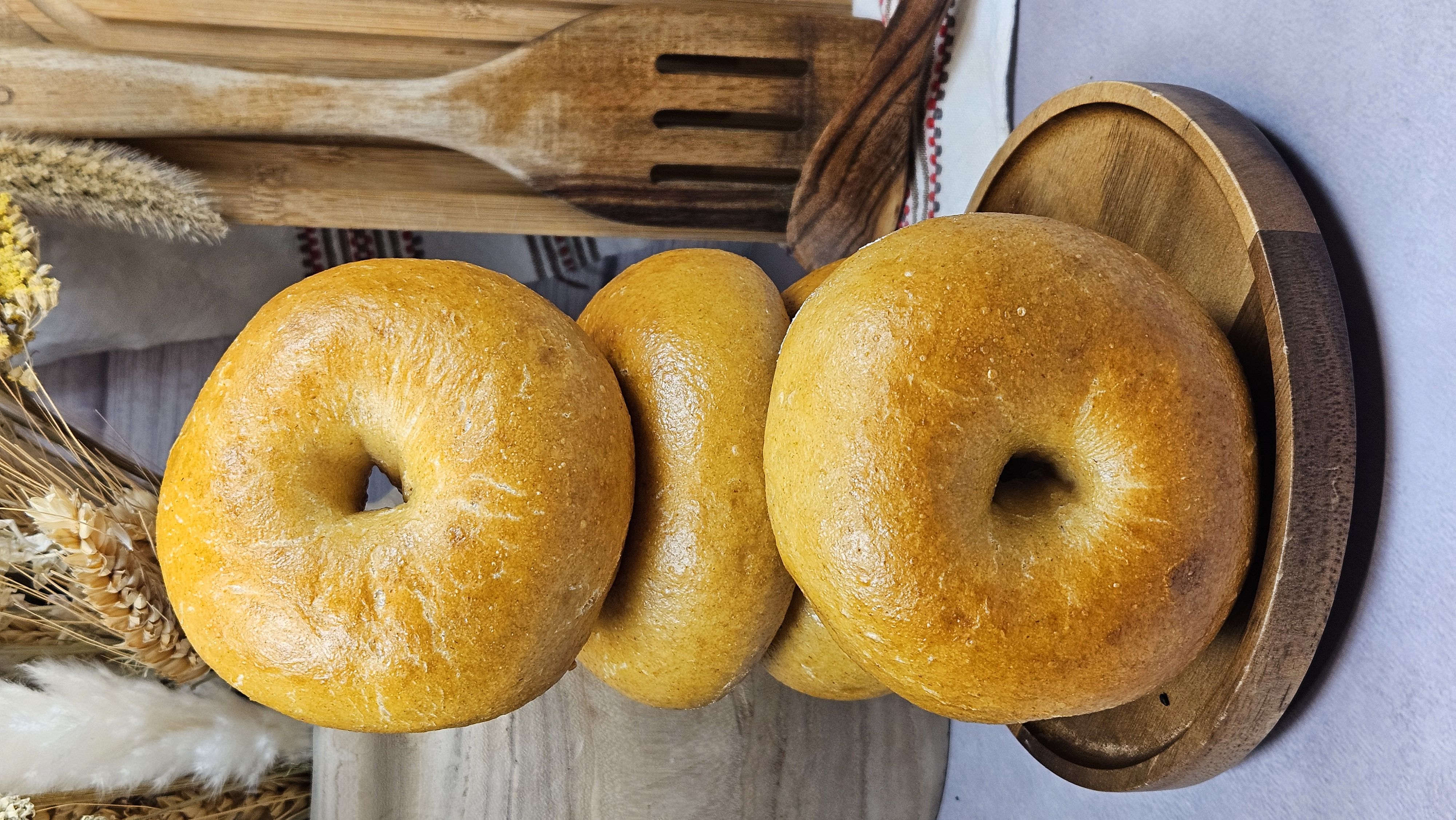 4 Sourdough BAGELS ( Plain or Everything)