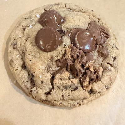 Loaded Peanut Butter Cup Cookie (12)