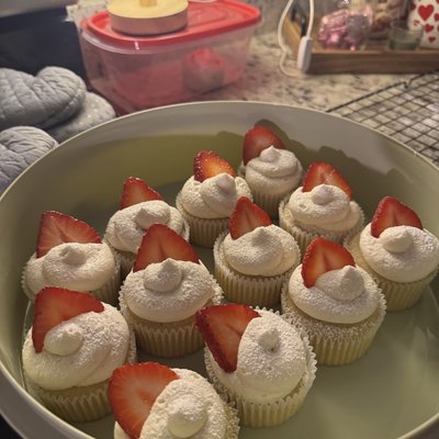 Cupcakes (12)