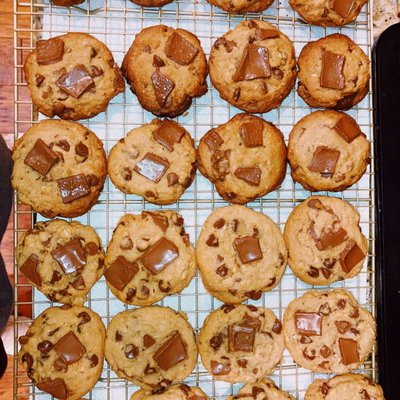 1 Dozen Brown Butter Chocolate Chip Cookies 