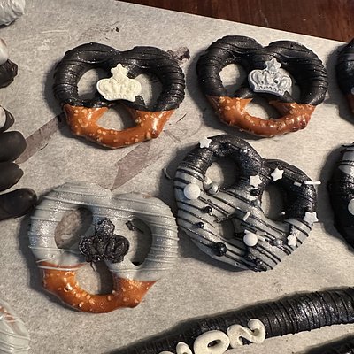 Pretzel twists 