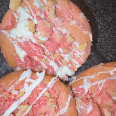 Strawberry Crunch Cookies