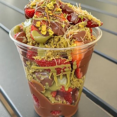Dubai Chocolate Strawberry 