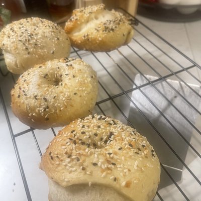 Everything But The Bagel Seasoning Bagels  1/2 Dozen 