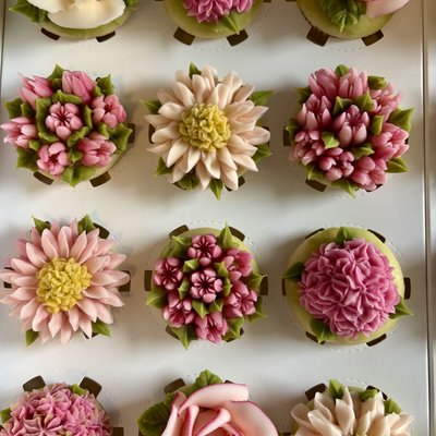 Box Of Blooms Mini’s