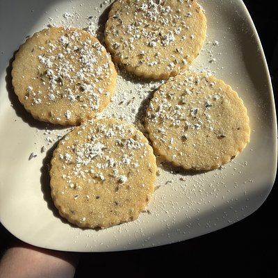 Honey-Lavender Shortbread Cookies (6) 