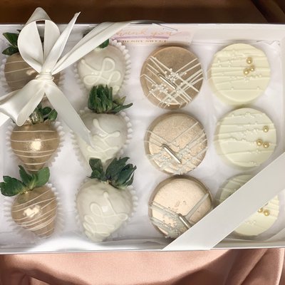Chocolate Covered Strawberries (12 Count)
