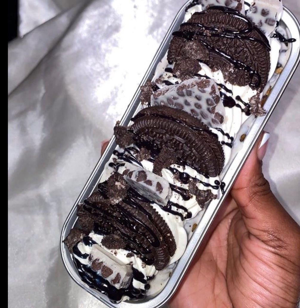 Cookie And Cream Cake