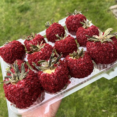 1 Dozen Red Velvet Chocolate Covered Strawberries 