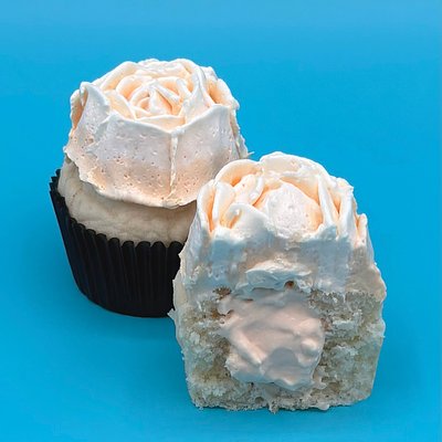 Bridal Bloom Cupcake