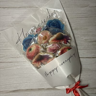 12 Flower Bouquet 