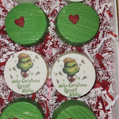 8 Make christmas great again Oreos 