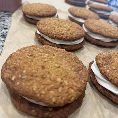 Sourdough Oatmeal Cream Pies 4ct
