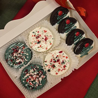 Oreo Lovers’ Holiday Box