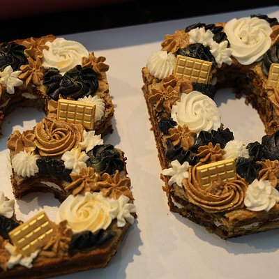 Number / Initial Cookie Cakes! 
