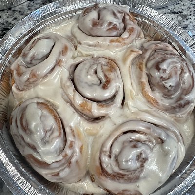 6 Cinnamon Rolls W/ Vanilla Icing 