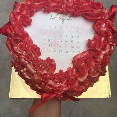 8 Inch Heart Cake 