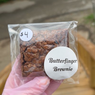 Butterfinger Brownies 9 Pre-packed Slices