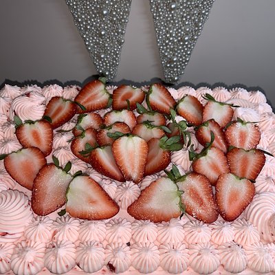 Very Berry Strawberry Quarter Sheet Cake