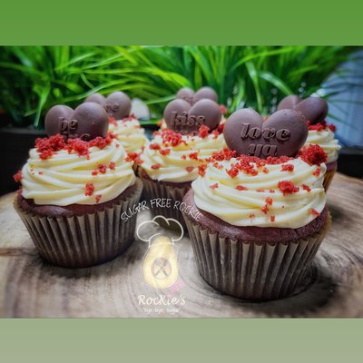 Red Velvet Cupcakes (6)