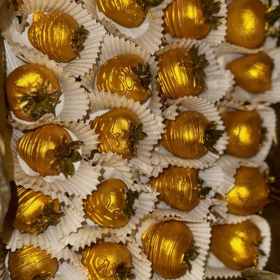 12  Chocolate Covered Strawberries 