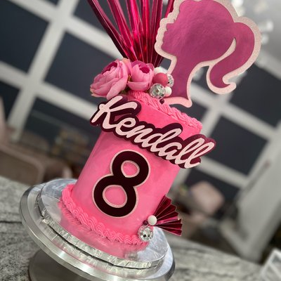 Custom Cakes 8 inch 1 Tier 