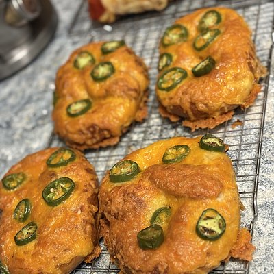 Jalapeño Cheddar Pretzel (4ct)