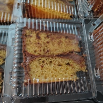  Yellow Cake w/Chocolate Buttercream 