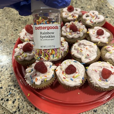 Strawberry or raspberry Cupcakes 6/$15