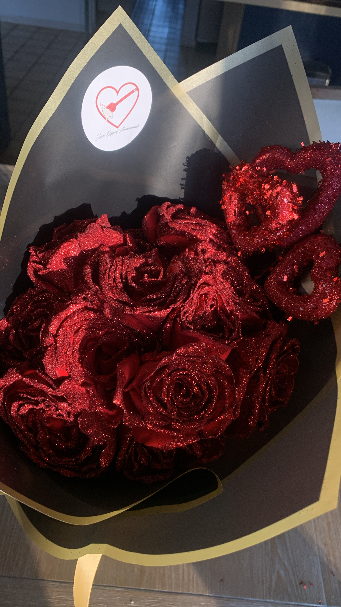 “Mystical” Glitter Rose Bouquet