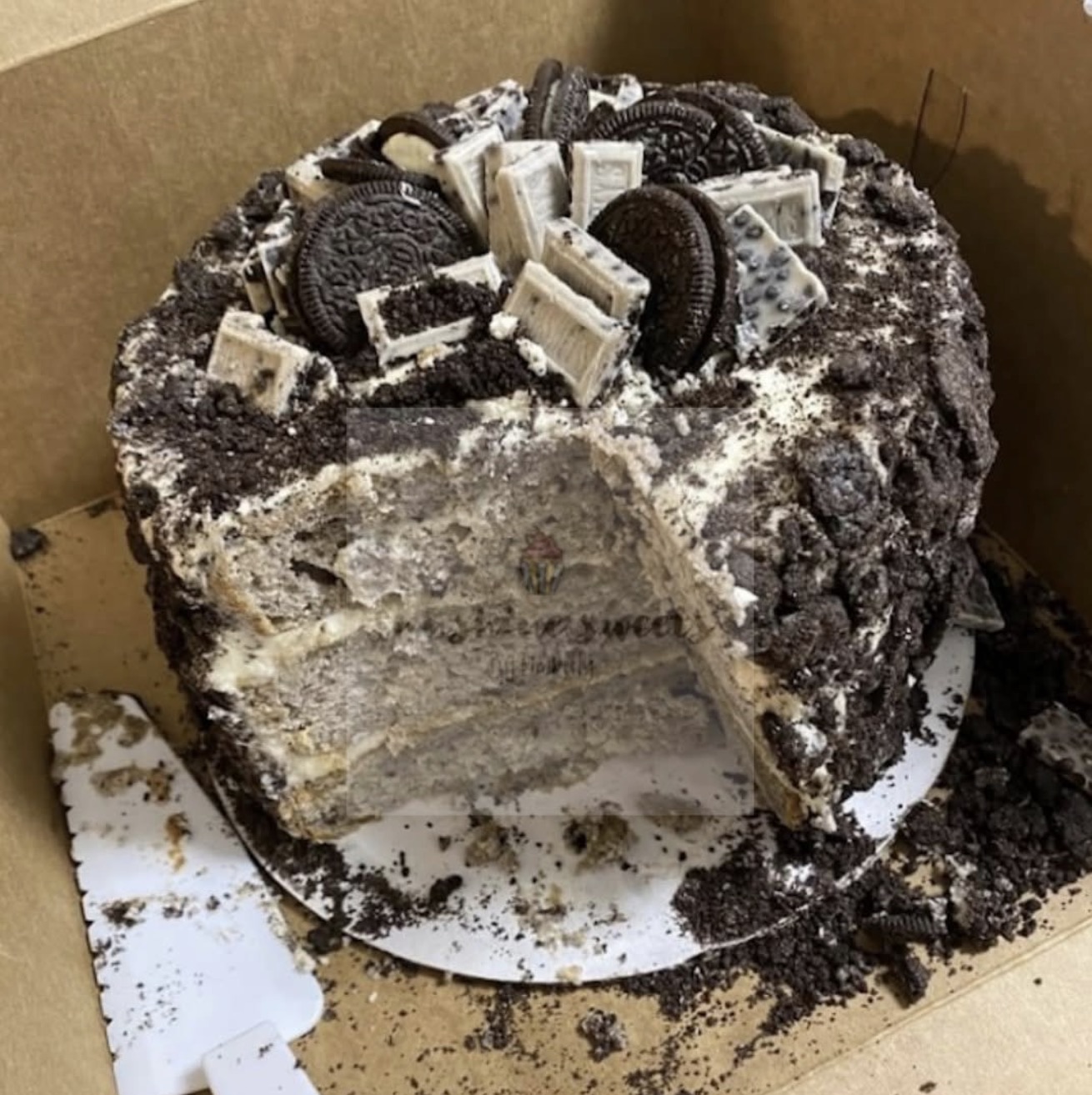 Cookies & Cream With toppings 