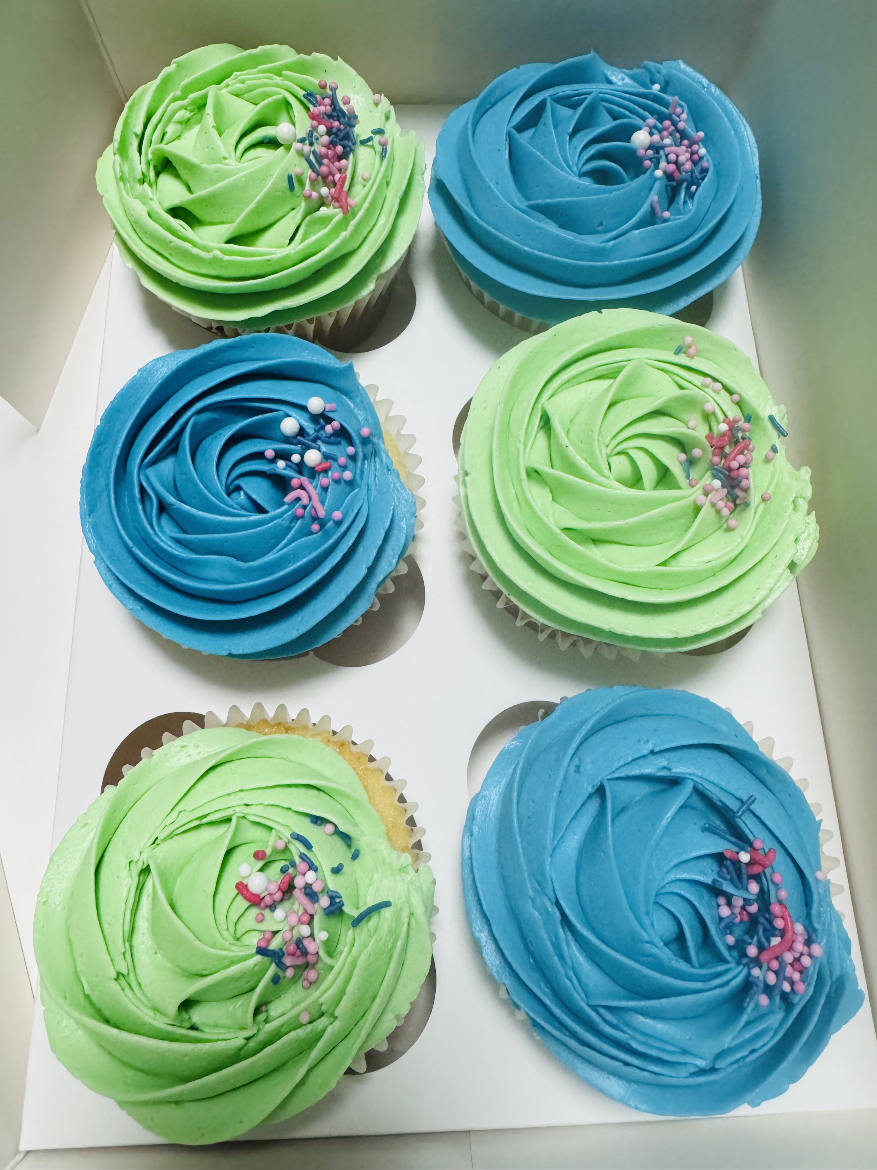 Vanilla Cupcakes - Box of 12