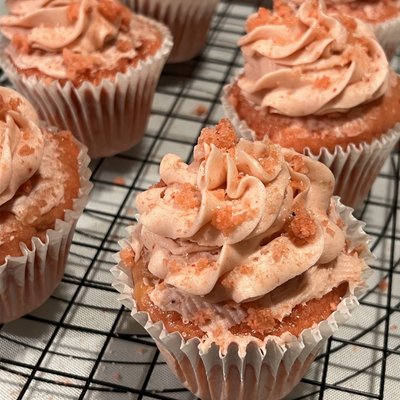 Strawberry Cheesecake Cupcakes 