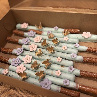 Custom Dipped Pretzels 