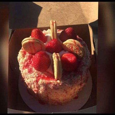 9in 4 Layer Strawberry Cake w/ Crumble 