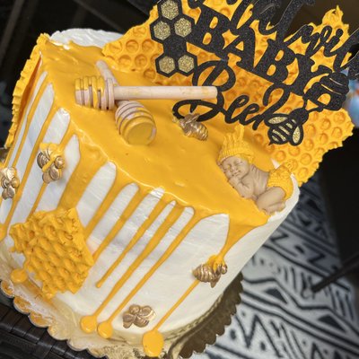 10 inch cake (Round or heart) 