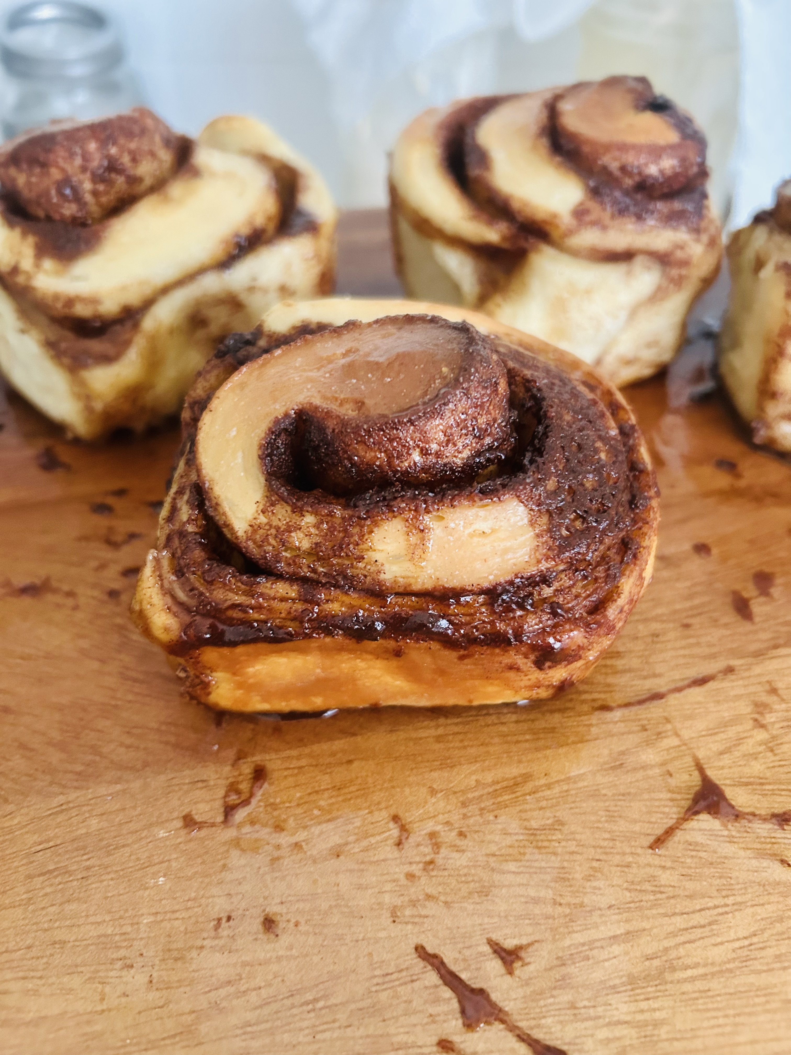 4 Pack Unfrosted Gooey Sourdough Cinnamon Rolls 