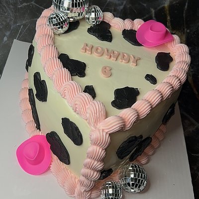 9inch Heart Cake (2 Layer)