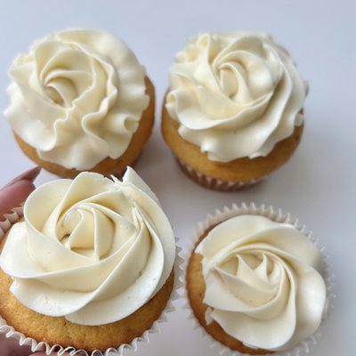 Simple Cupcakes 1 Dozen 
