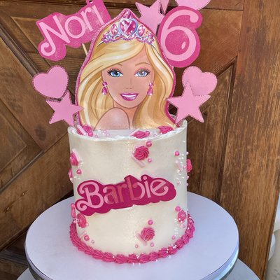 6inch Cake (Feeds 12-16)
