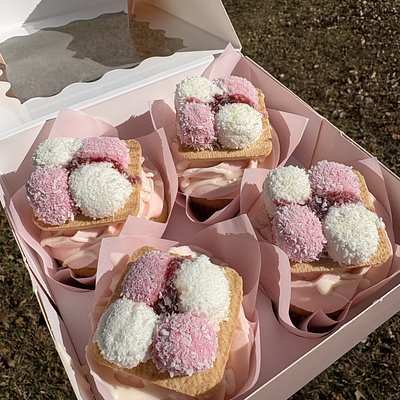 4CT SPONGE PUFF DELIGHTS🩷🤍🩷🤍