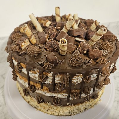 Hazelnuts Chocolate Cake 10"
