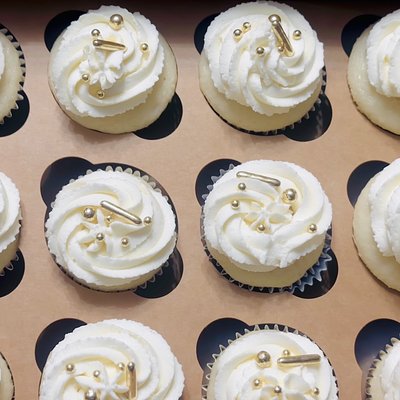 Vanilla Cupcakes (Dozen) 