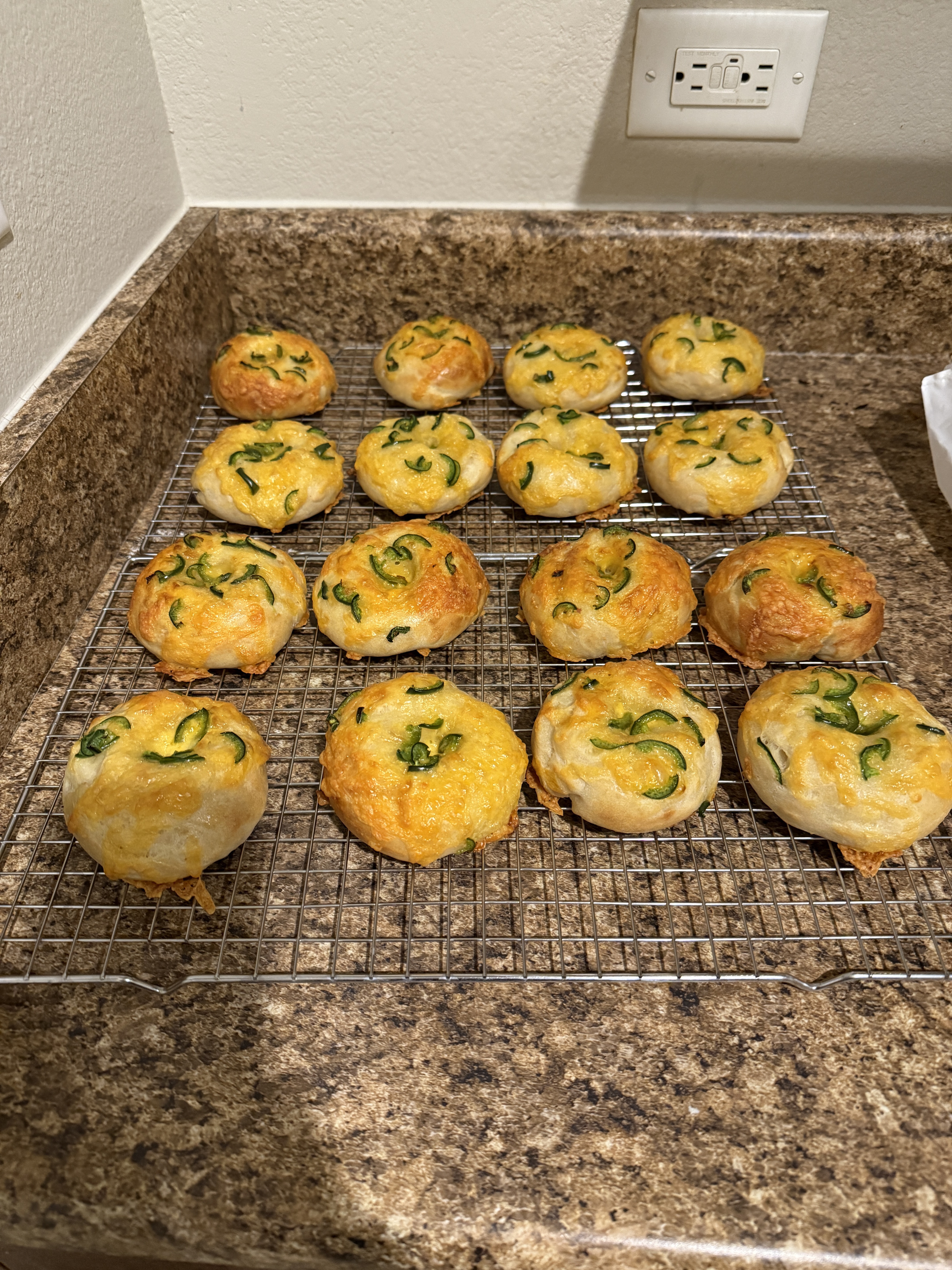 Jalapeño Cheddar Bagels