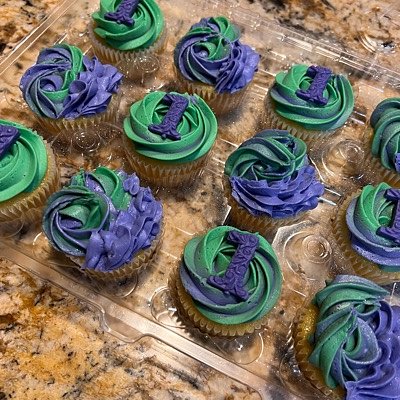One Dozen Cupcakes 