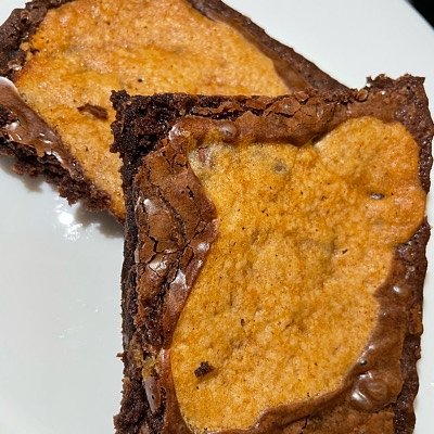 Brookie (cookie + brownie) Slice 