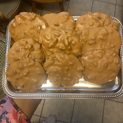 9pc Of Pralines Candy 