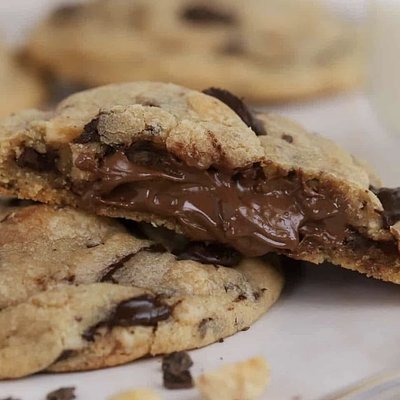 Nutella Stuffed Chocolate Chip Cookie