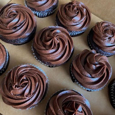 Chocolate Cupcakes 12 Count 