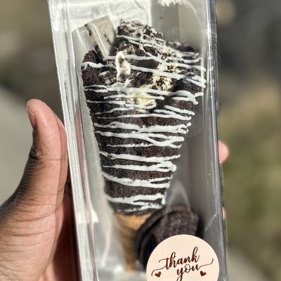 Cookies and cream cheesecake cone